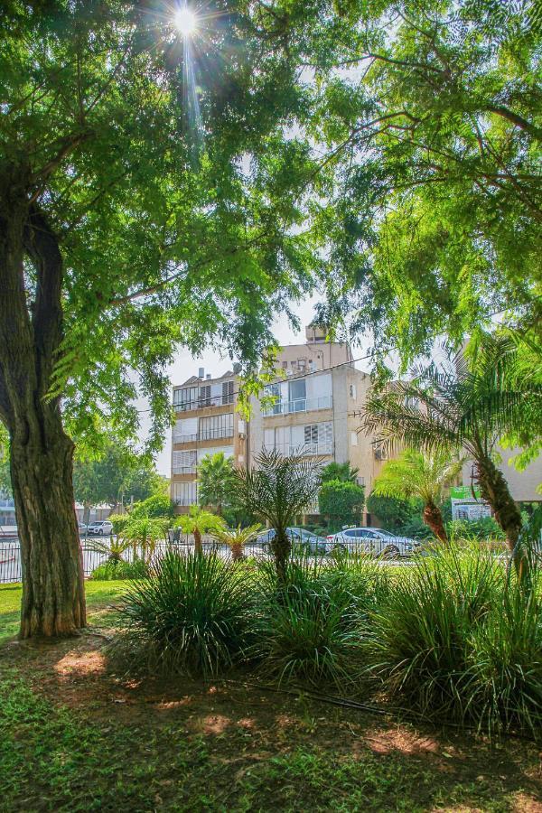 Isramax Tchernikhovski Apartment Bat Yam Exterior foto